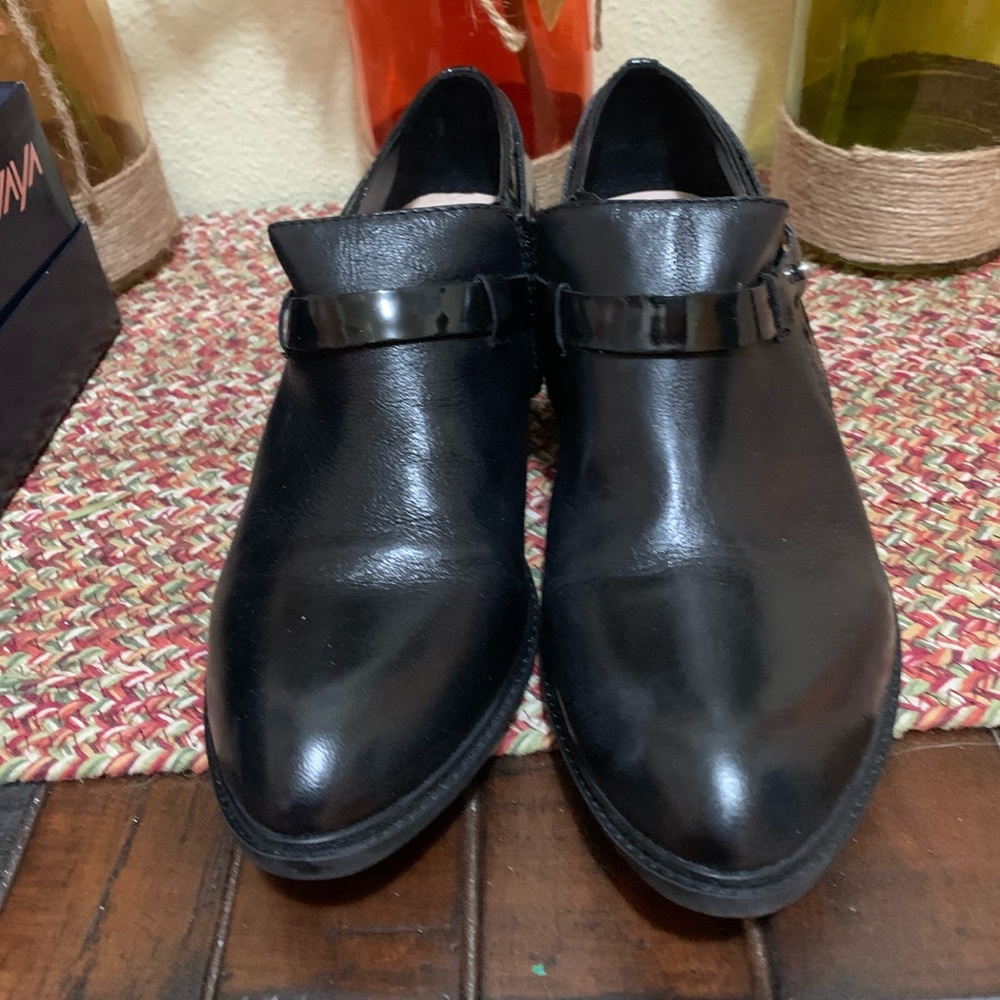 Like new Naya booties size 9 black
